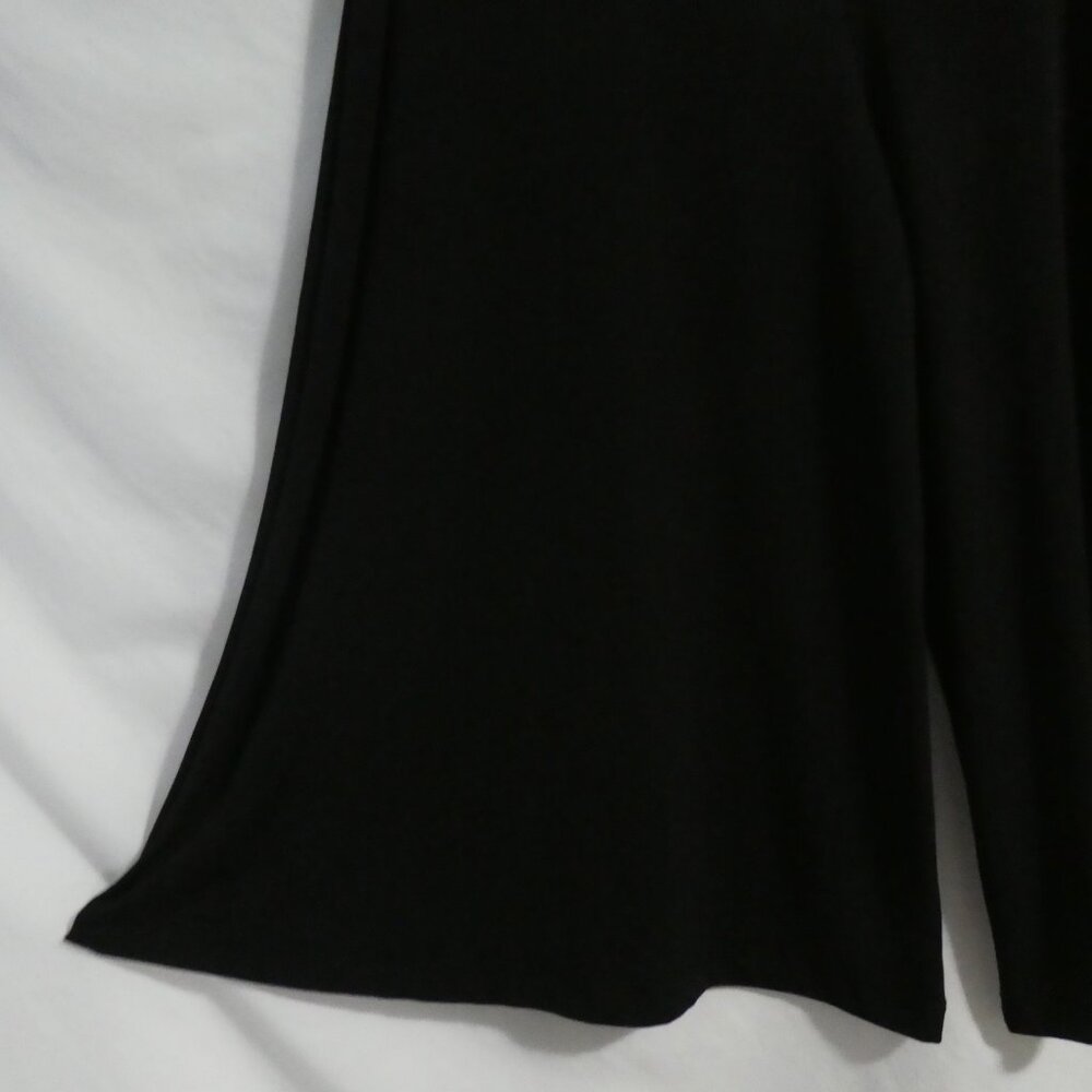 AB STUDIO | large | Capri Leggings With Decorative Double String Sides | USA - Picture 13 of 16